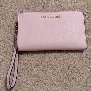 Micheal Kors Jet Set Travel Double Zip Wristlet